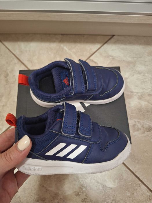 Детски маратонки адидас 22номер