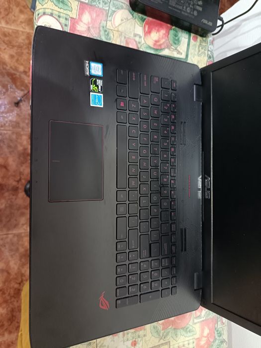 Vand 2 laptopuri perfect functionale asus rog si hp