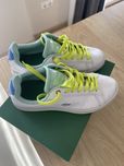 Продавам детски кожени обувки Lacoste