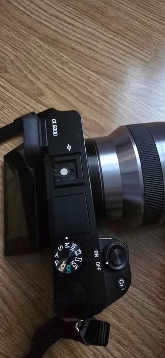 Sony alpha 6000 + Sony 18-200 + Sony чанта + 3 батерии/Sony alpha 6600