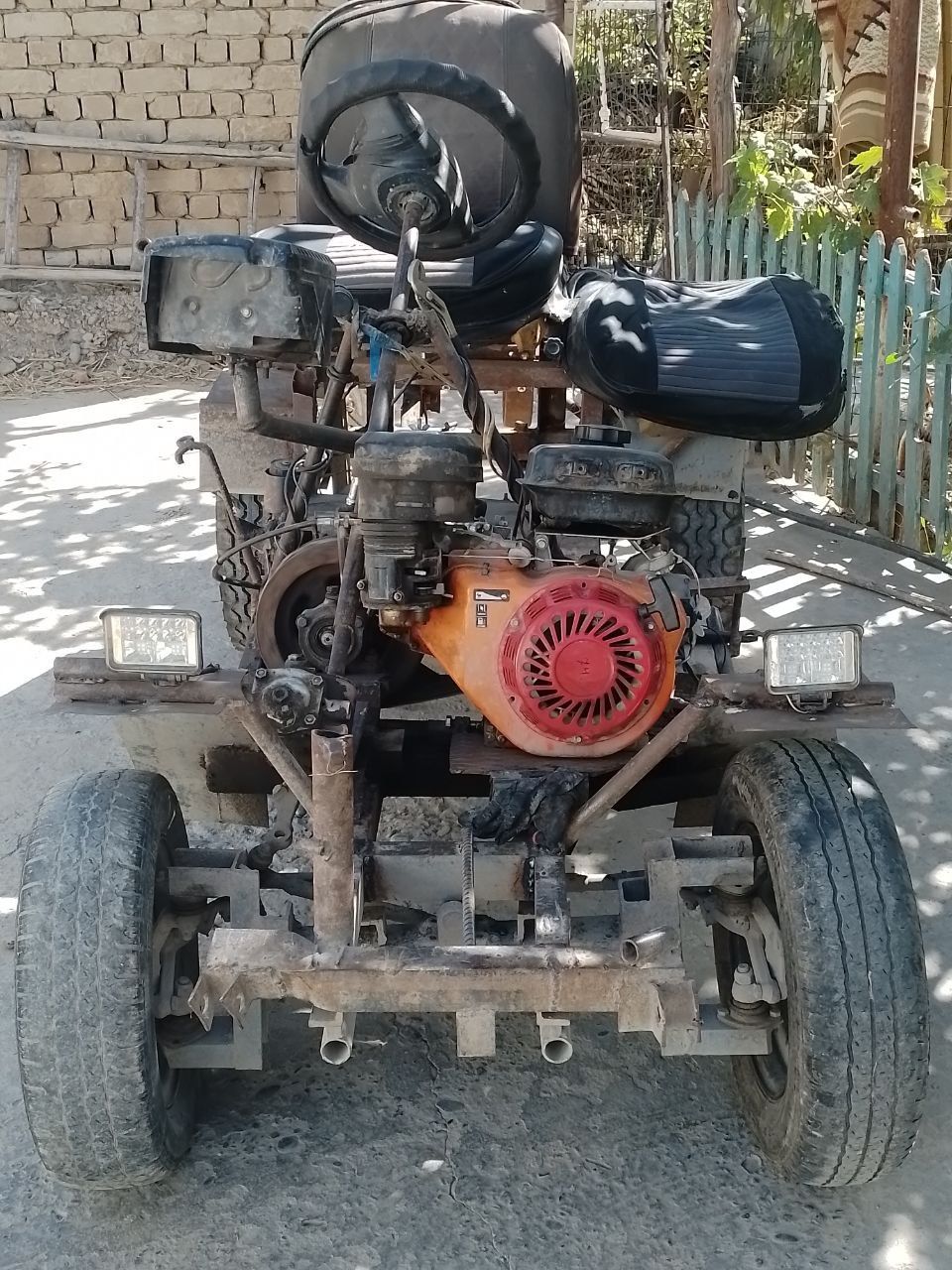 Mini traktor motoblok