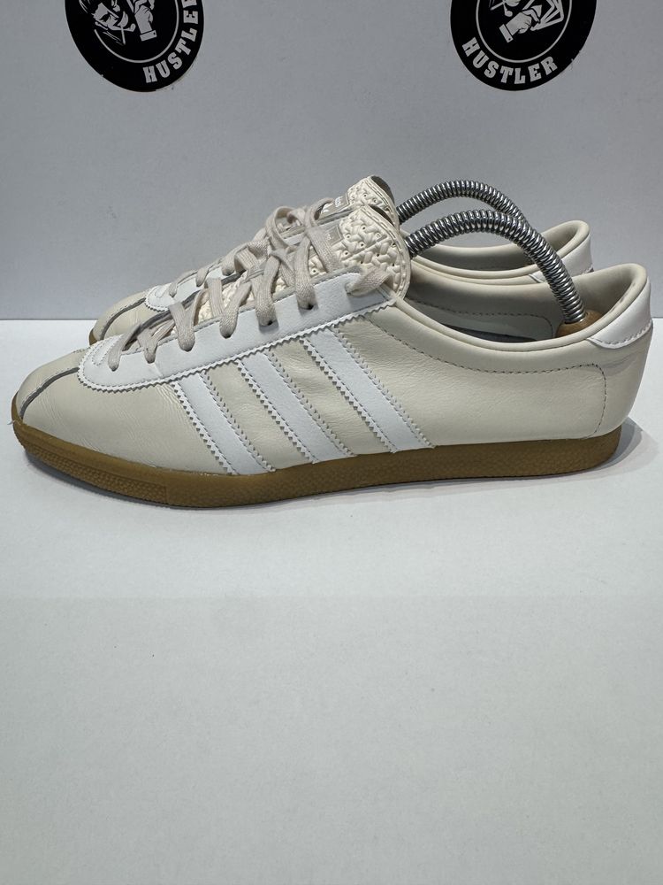 Маратонките ADIDAS ORIGINALS LONDON .Номер 40.5