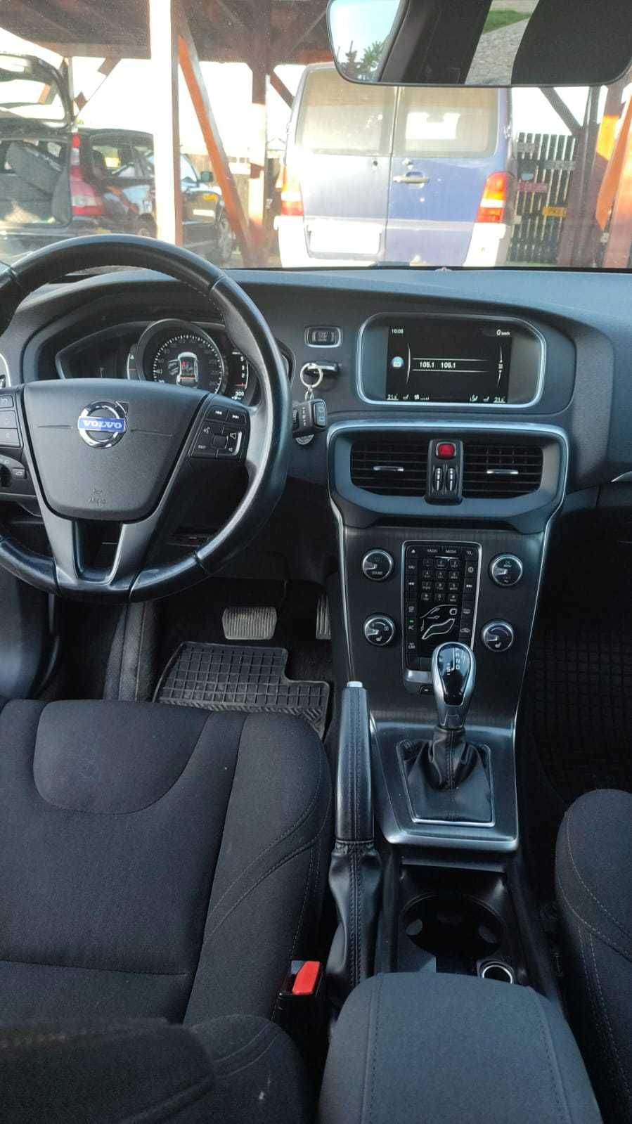 Volvo v40 D2 2015