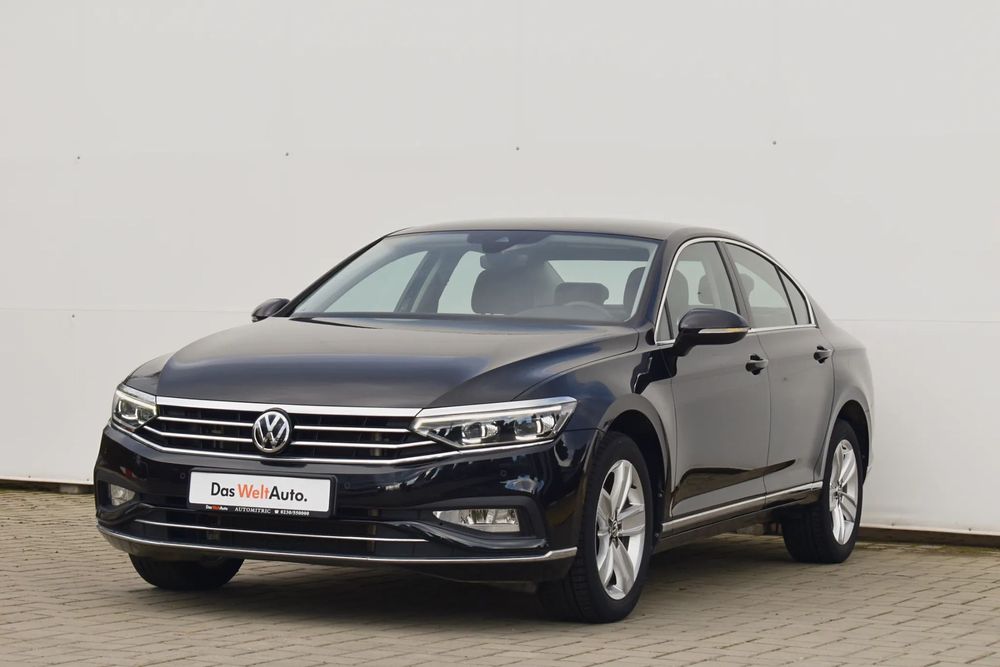 Volkswagen Passat Istoric VW / TVA Ded. / Alcantara Clima Navi BT Senzori Incal. Scaune
