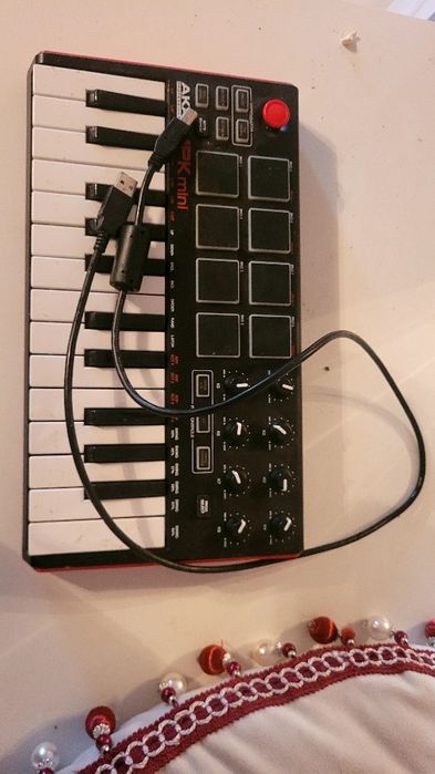 Миди клавиатура.