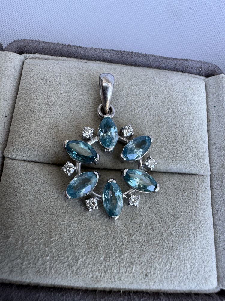 Pandantiv din aur, diamante si acvamarine