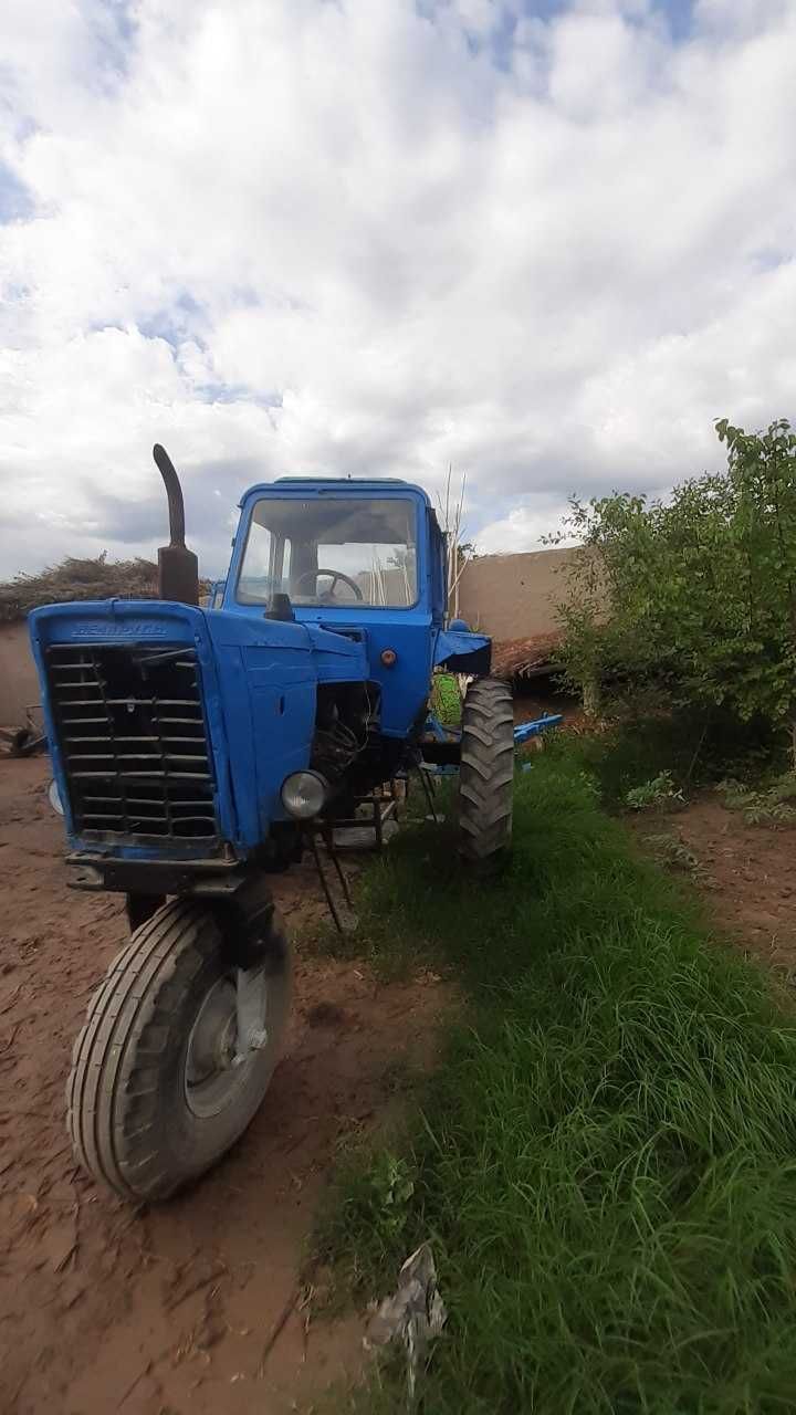 МТЗ-80 трактори сотилади