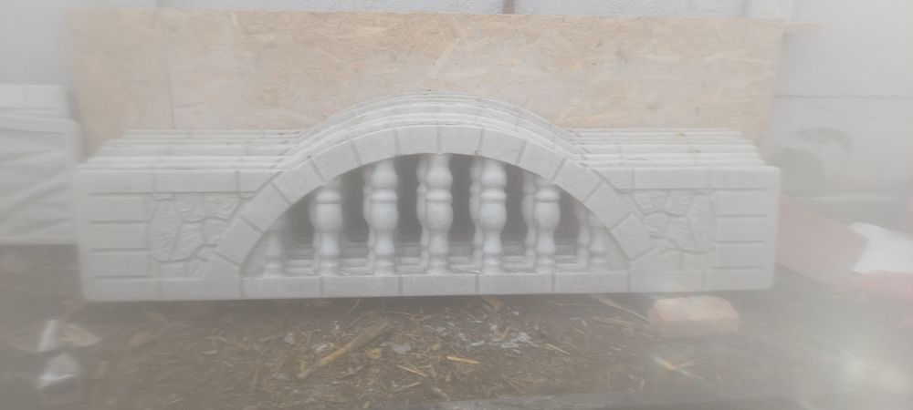 Vând plăci gard din beton urgent