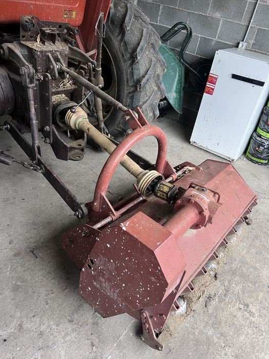 Vand tocator de resturi vegetale