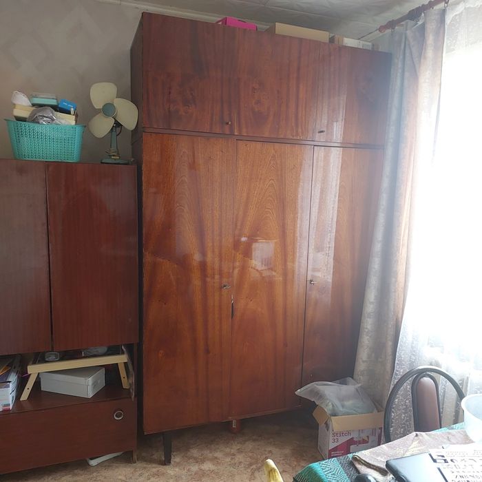 Шкаф с антресолью