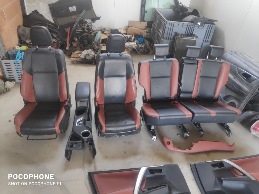 Кожен салон / Седалки Toyota RAV 4 / Тойота Рав 4 2015г.