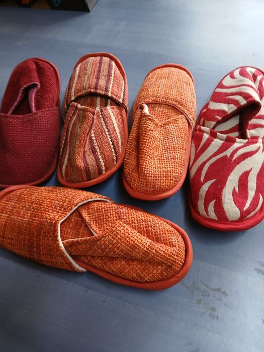 Vând papucii de casa