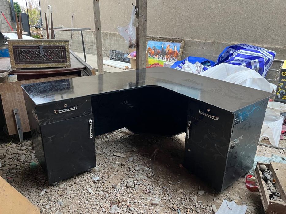 Продается стол рабочий