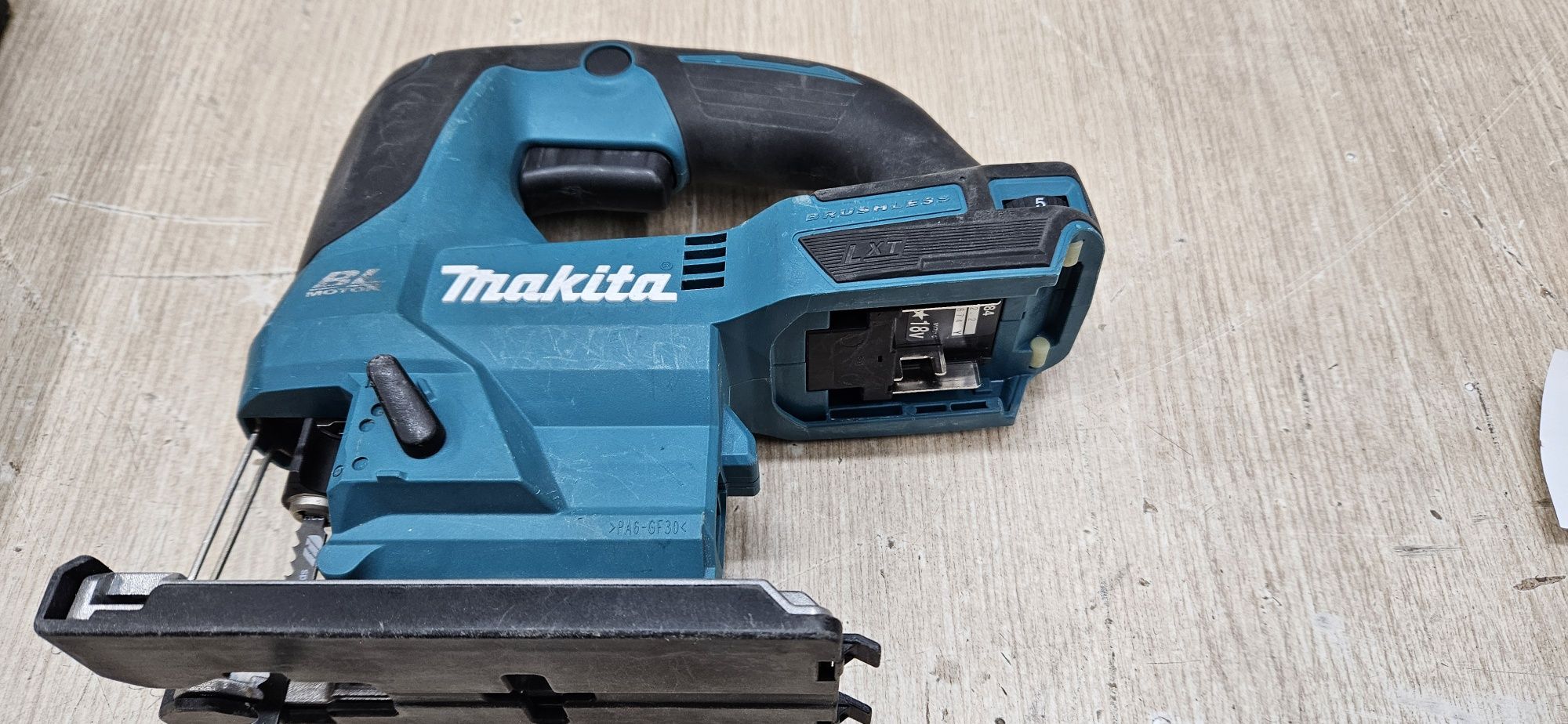 Прободен трион зеге Makita DJV184Z Makita DJV184Z