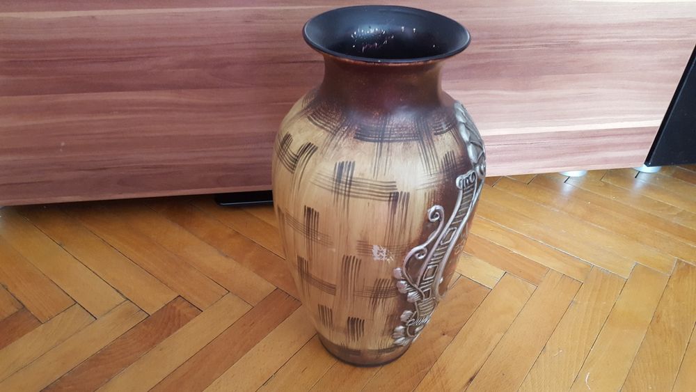 Vaza pictată model deosebit