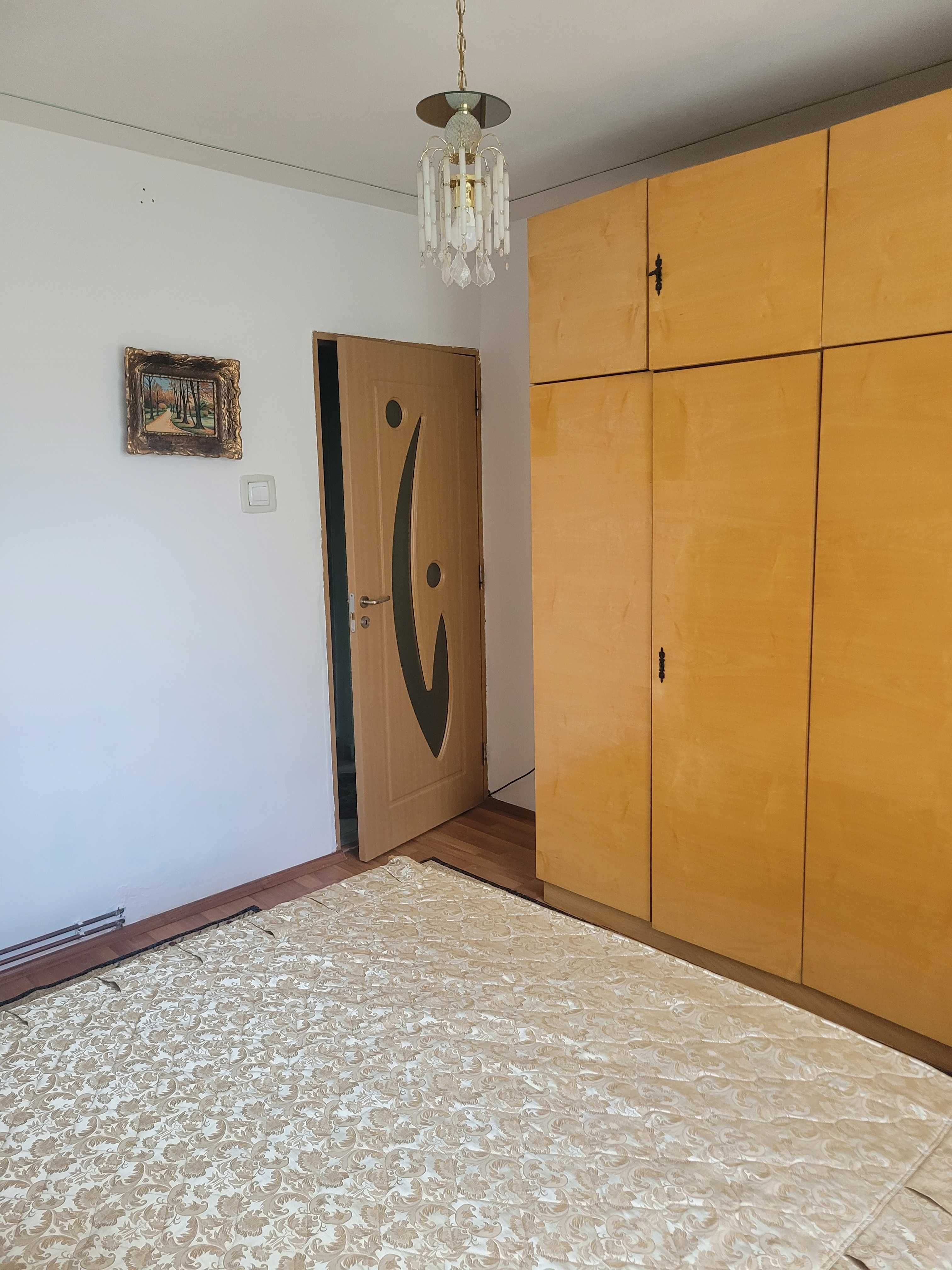 De inchiriat , apartament 2 camere