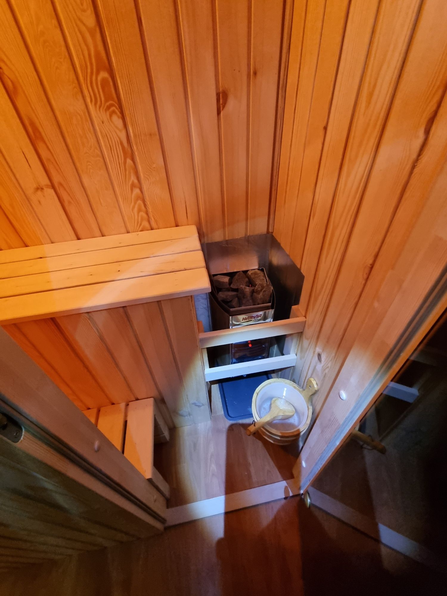 Saună de interior și saune de exterior, sauna salina cu soba pe lemne