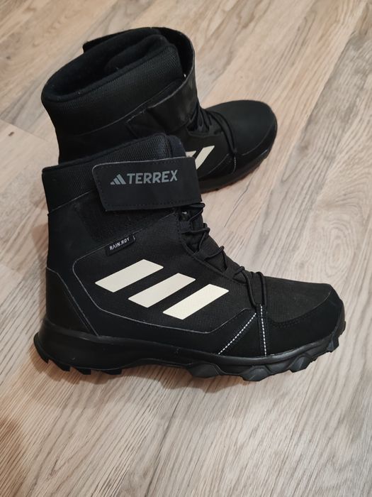 Страхотни ботуши Adidas Terrex
