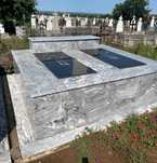 Monumente funerare granit transport gratuit în toată tara