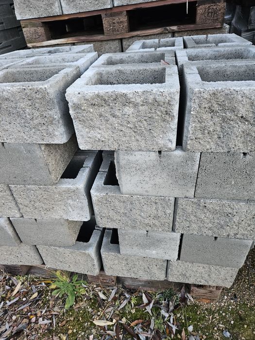 Бетонни павета, плочки и тухли