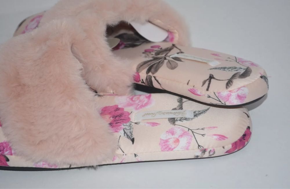 Papuci Victoria’s Secret satin roz cu flori
