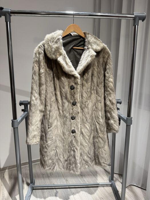 Blana naturala nurca in stare buna.