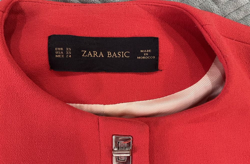 Пиджак и блузка от Zara