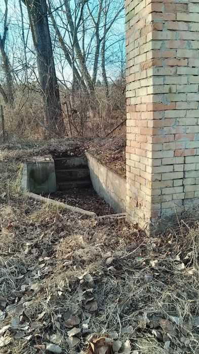 къща до река с.Водица