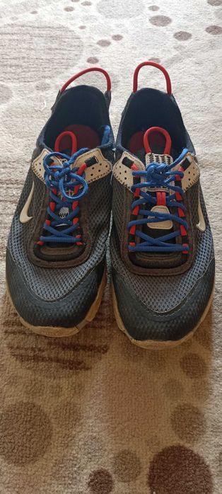 Продавам маратонки Nike