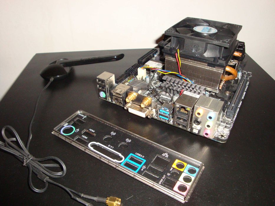 Kit mini itx AMD Gigabyte F2A88XN-Wifi CPU A10 7800 12core 8gb dd3