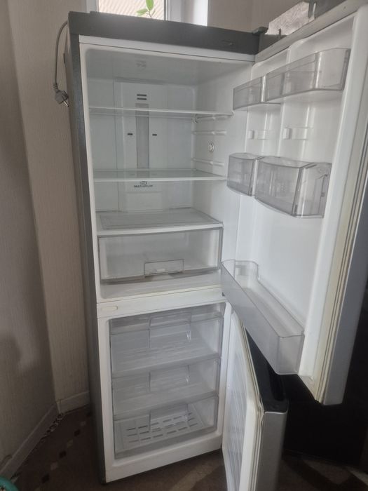 Продаётся Холодильник