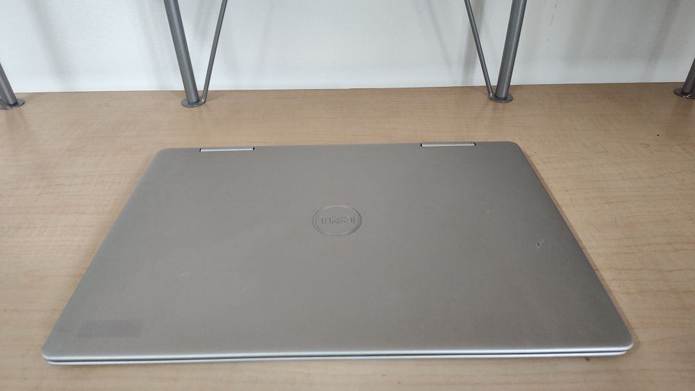 Laptop 2 în 1 Dell Inspiron 7386 Intel i5 8265 8GB RAM SSD 256 GB