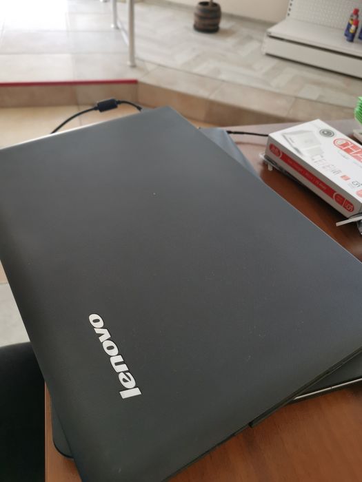 Лаптоп Lenovo 1TB памет 4GB ram 1GB nvidia видео карта