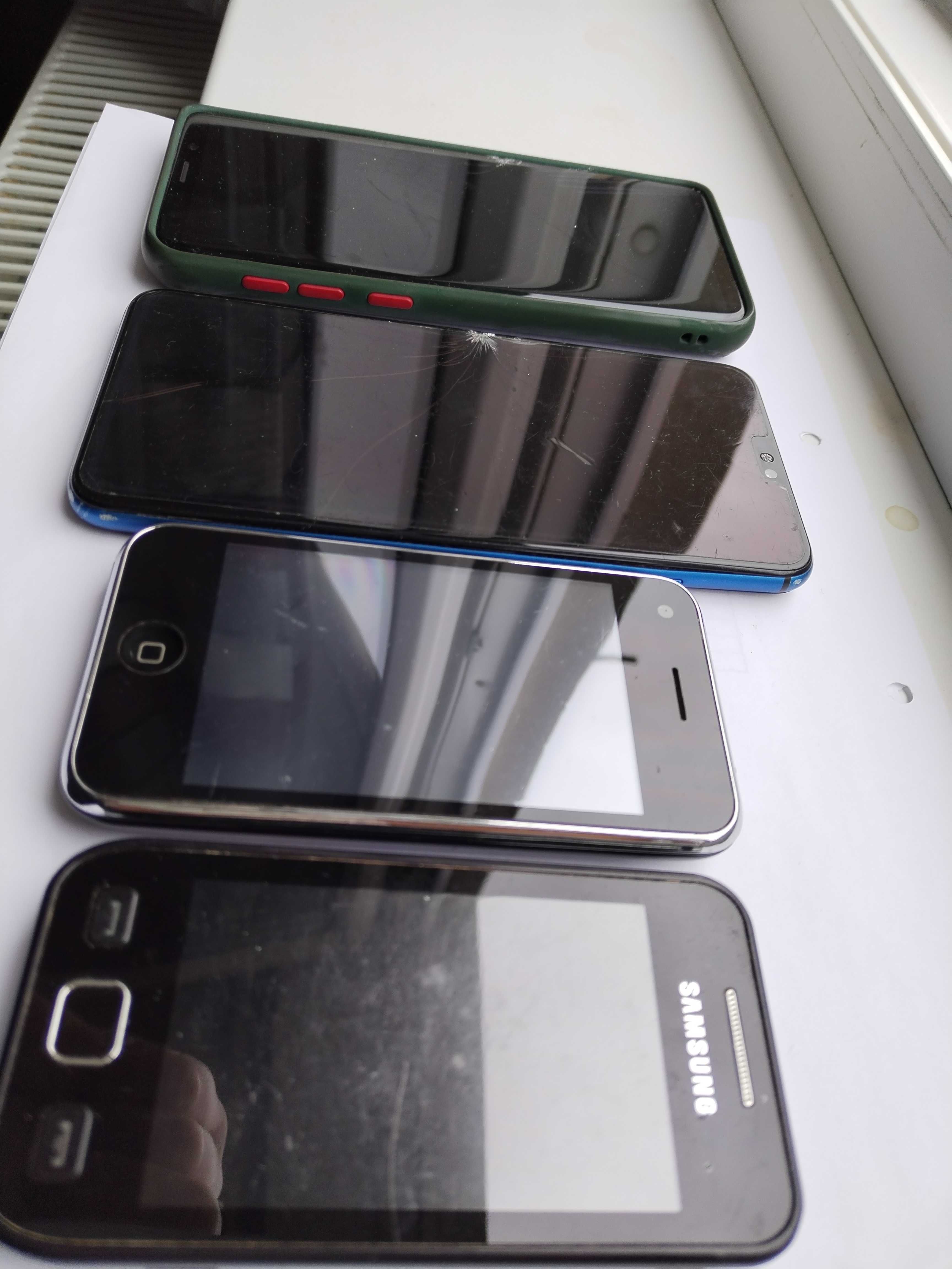 Cinci Telefoane stricate pentru componente