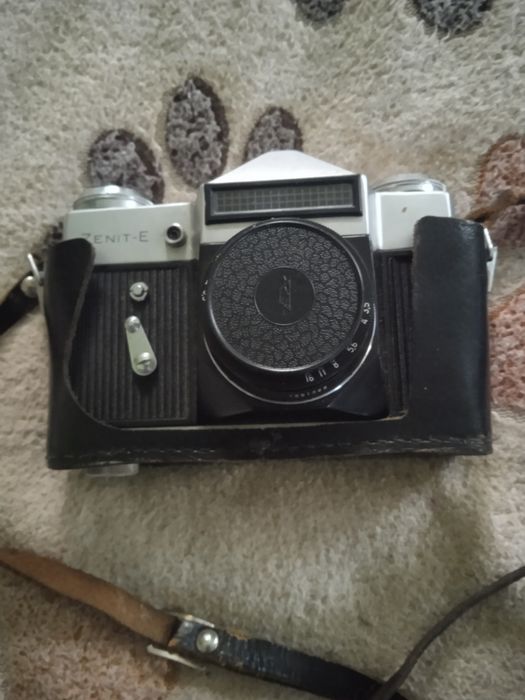 Продам фотоаппарат Зенит-е