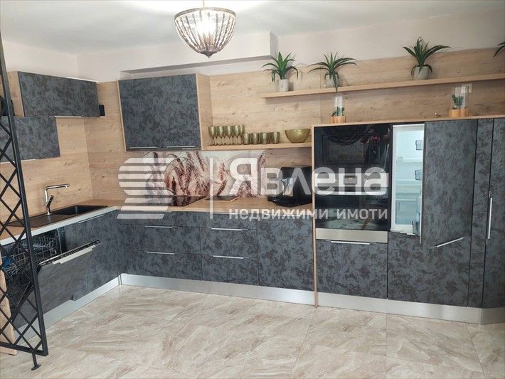Дава се под наем Двустаен апартамент в Поморие - 79 кв.м за 400 € - Снимка #2