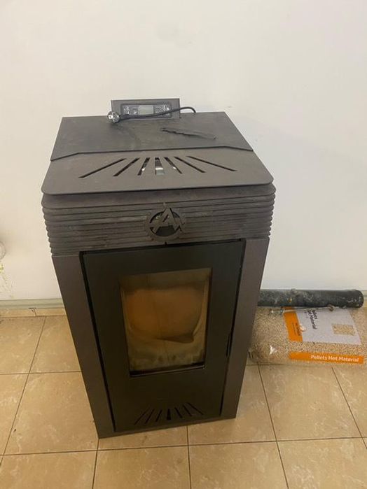 Vând sobă pe peleți-defecta