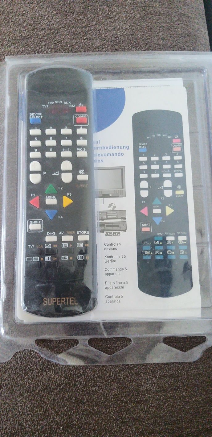 Vând telecomandă universală SUPERTEL