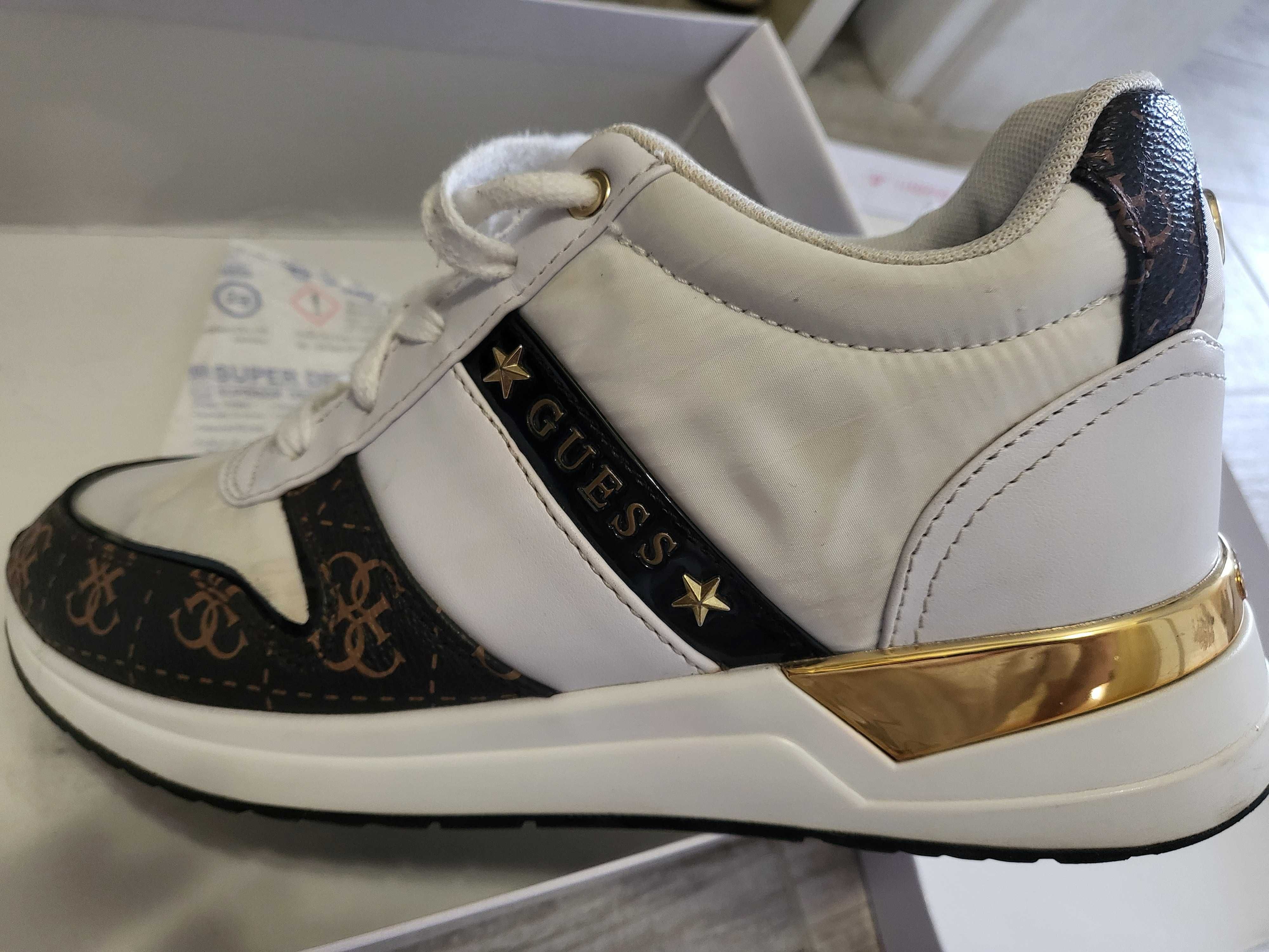 GUESS Сникърси/ спортни обувки