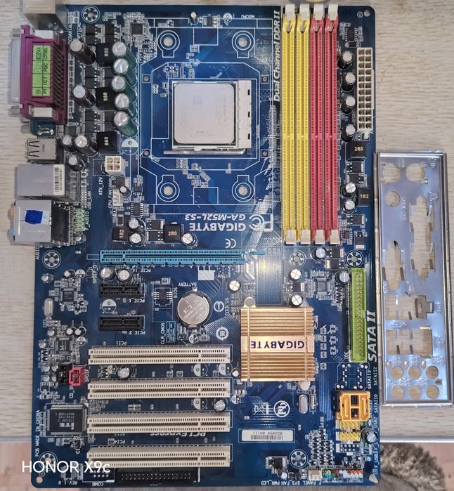 Материнская плата