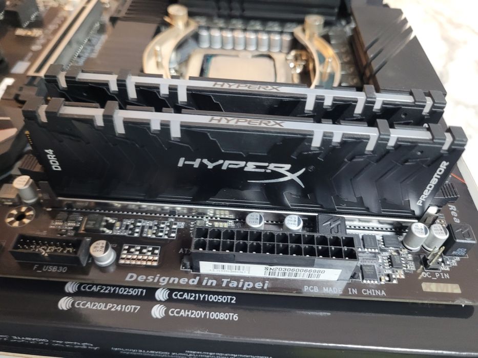 Vand placa de baza cu cpu i7 8700 cooler si rami