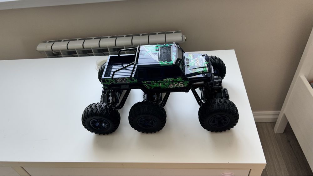 Машинка на пультуправлении