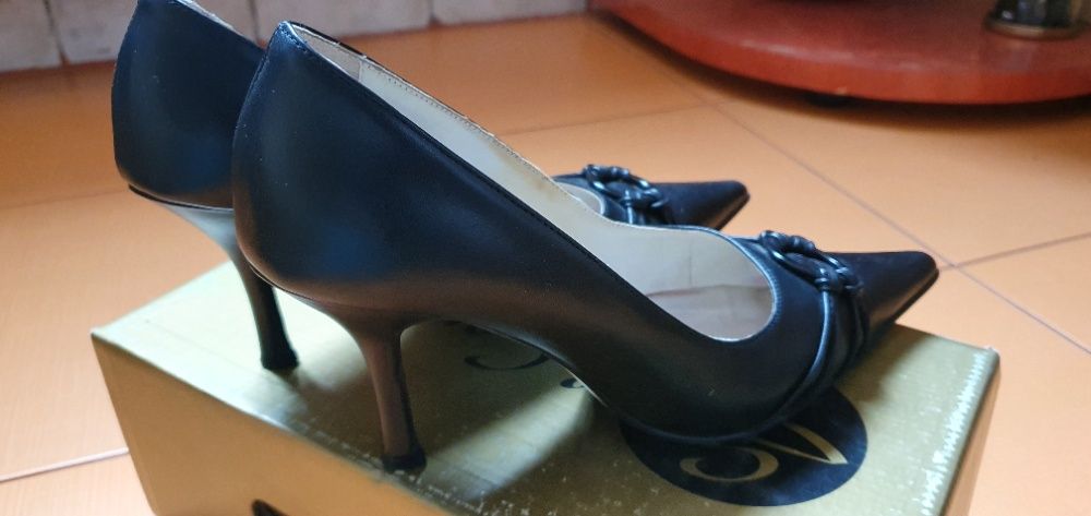 Pantofi Guban, negri, mărimea 37 (24/5)