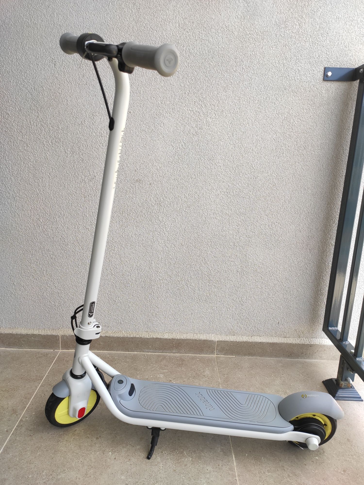 Trotineta electrica copii Ninebot eKickScooter ZING C10 in stare buna
