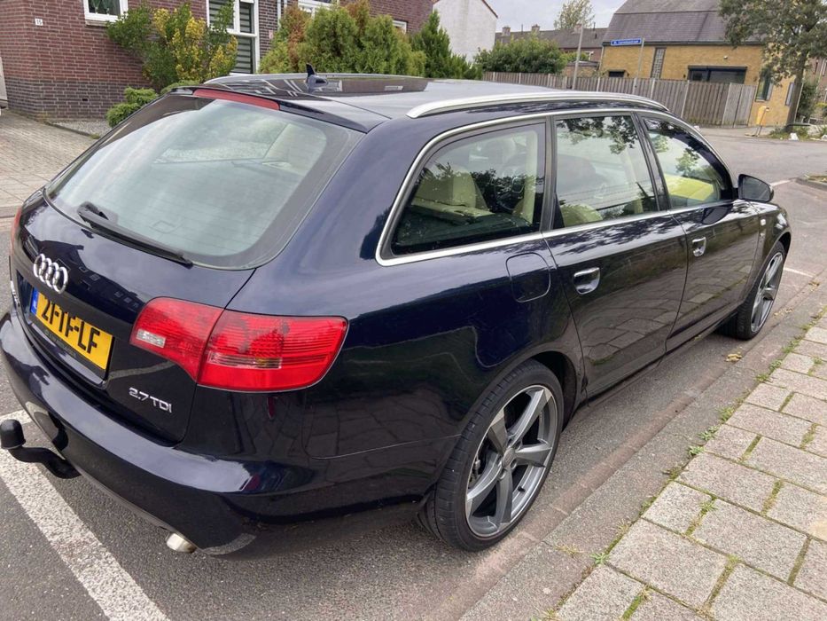 Автомобил Audi A6