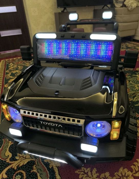 Продается детский электромобиль Тойота