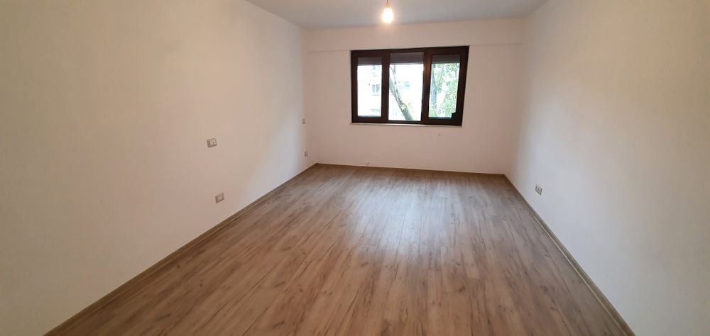 Apartament 3 camere   Renovat complet