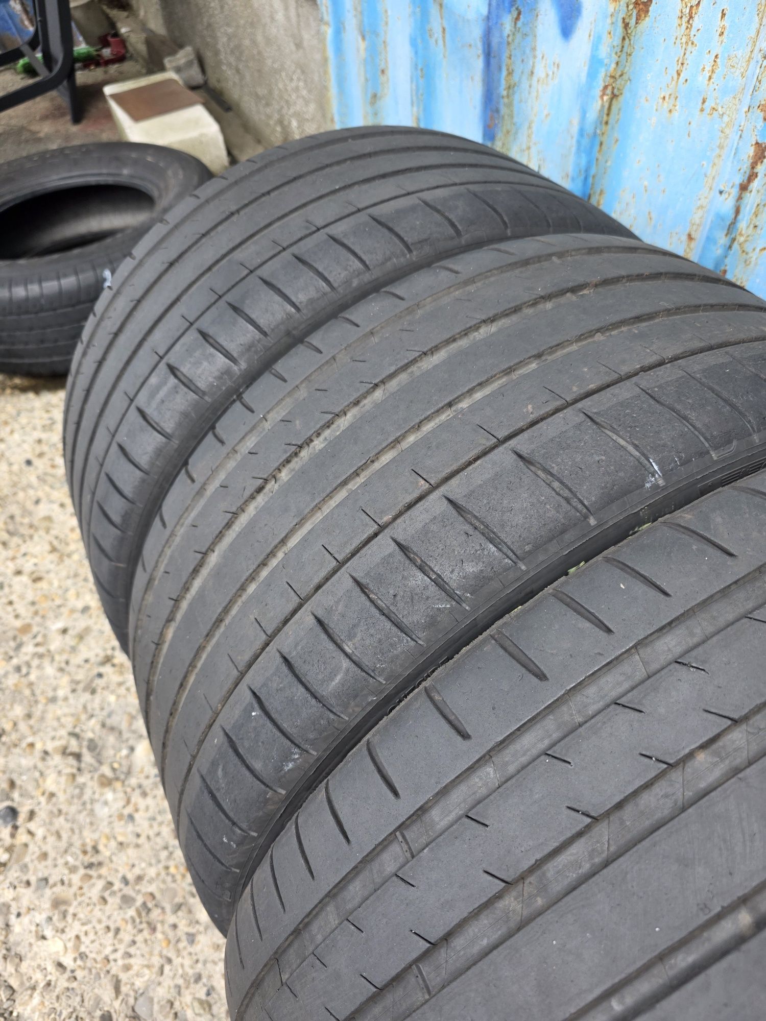 Anvelope Vară 235.35.20 Michelin An 2019