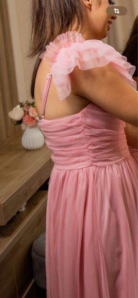 Rochie roz midi.
