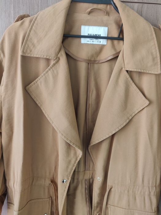 Тренч на pull & bear и жилетка